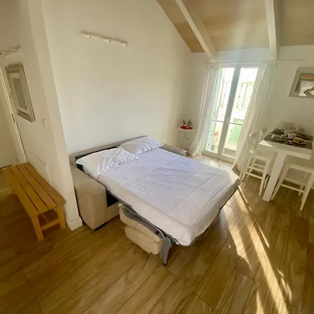 Essence Domus Ambra * Matera